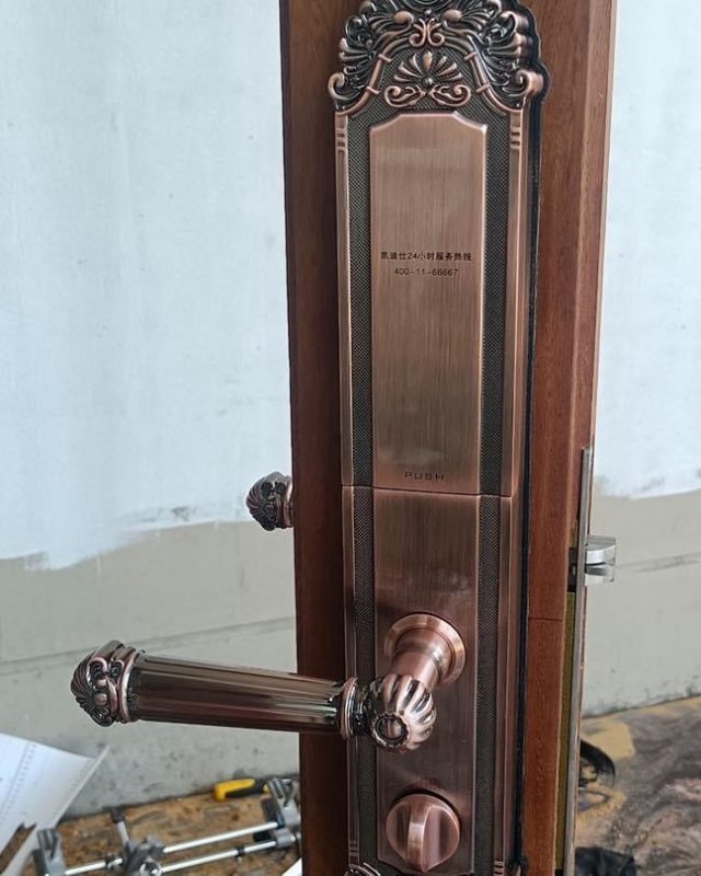 KHÓA CỬA VIỆT